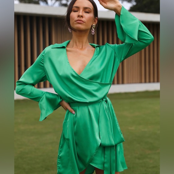 Tales of your dress in green - Picture 2 of 5